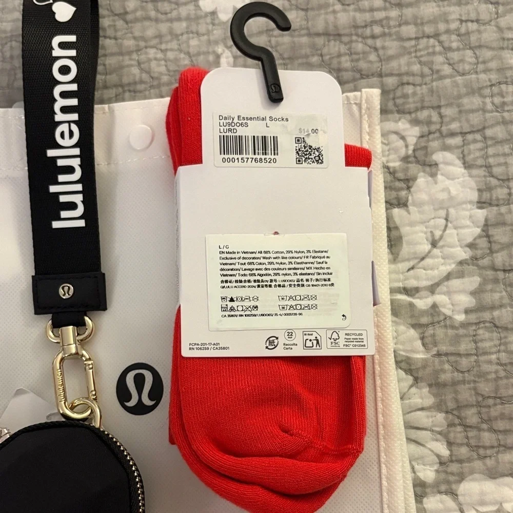 🖤Lululemon Heart Wristlet ~ Daily Essentials Socks & Lululemon White Shopper~NWT